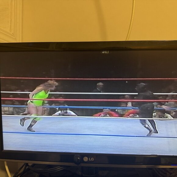 Coliseum Video WOMEN OF THE WWF VHS Vintage Tested And Working - Picture 5 of 16